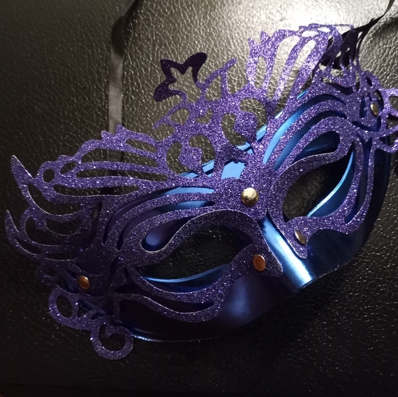5 Mascarade Mask - Picture 3 of 5